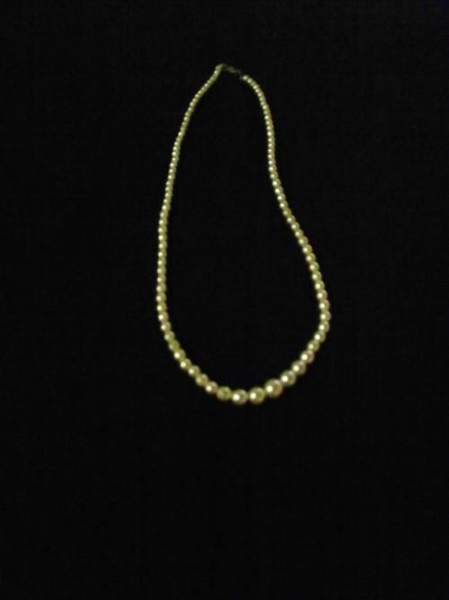 Vintage Pearl Neckalce - 1950's - needs to be re-strung
