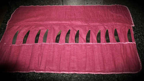 12 Vintage Arthur Price County Plate Knifes 205mm  in Tarnish preventing cloth