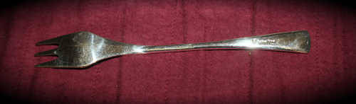 12 Vintage Arthur Price County Plate Forks 180mm  in Tarnish preventing cloth
