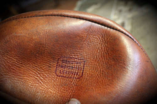 Vintage leather Rugby Ball en very good condition with Bladder can be inflated 126x170mm