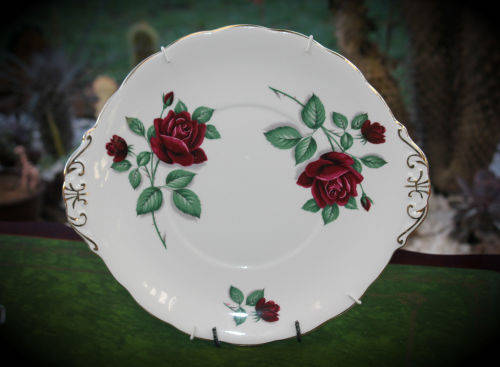 Vintage Royal Standard fine bone China Plate England RED VELVET 263mmx232mm