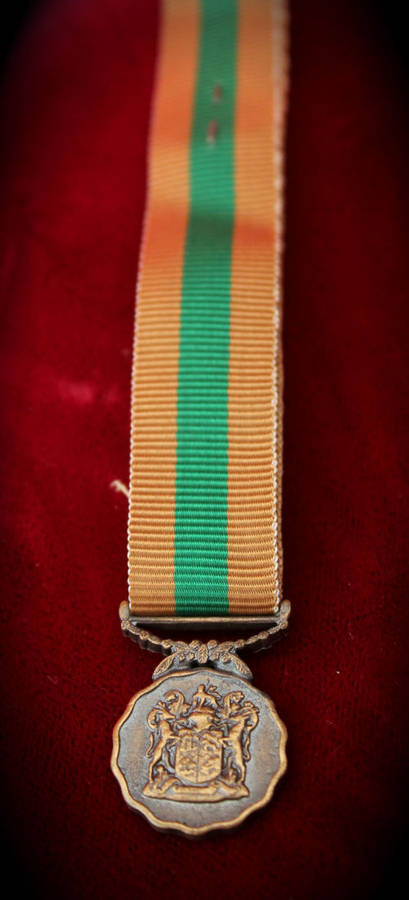 vintage SADF Mini Good Service Medal - Vir Troue Diens Medalje