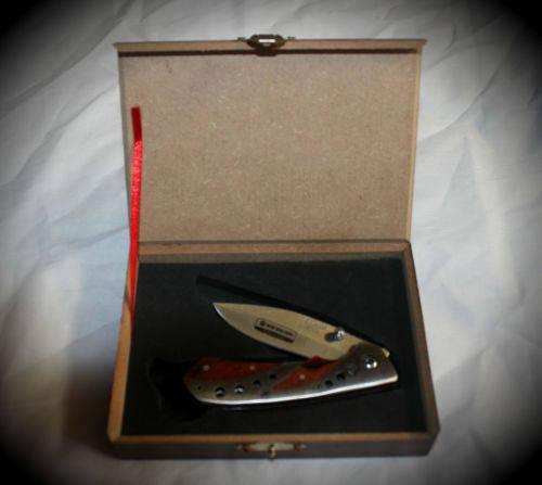 New Holland AGRICULTURE Stainless steel Pocket Knife in Wooden Box -160mm