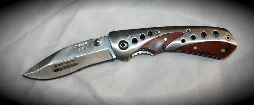 New Holland AGRICULTURE Stainless steel Pocket Knife in Wooden Box -160mm