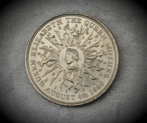 UNC 1980 New Pence Commemorative issue 80th birthday of Queen Elizabeth the Queen Mother