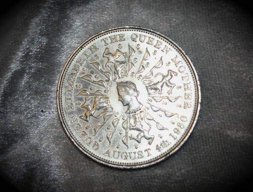 UNC 1980 New Pence Commemorative issue 80th birthday of Queen Elizabeth the Queen Mother