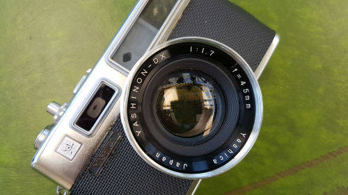 Vintage 1960's Yashica Electro 35 Camera with case Japan -slight dent on lens rim- need battery