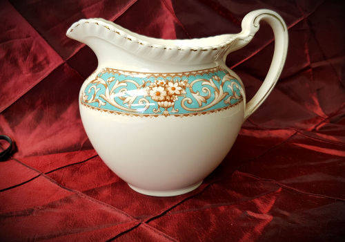 Vintage Johnson Bros Creamer made in England 127x160x125mm