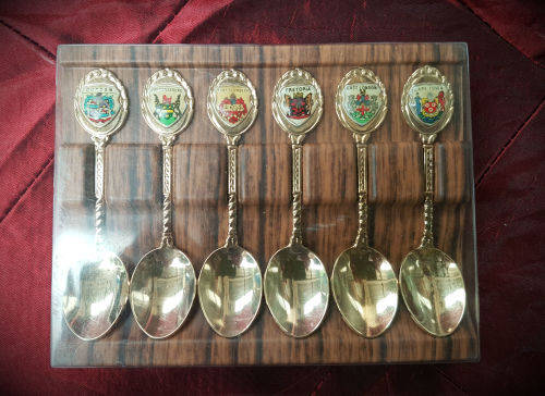 6 souvenir spoons -South african Cities-