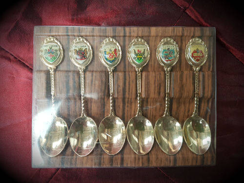 6 souvenir spoons -South african Cities-