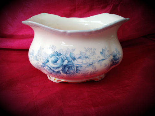 1981 Royal Albert Tiffany Sugar Bowl Bone China made in England-