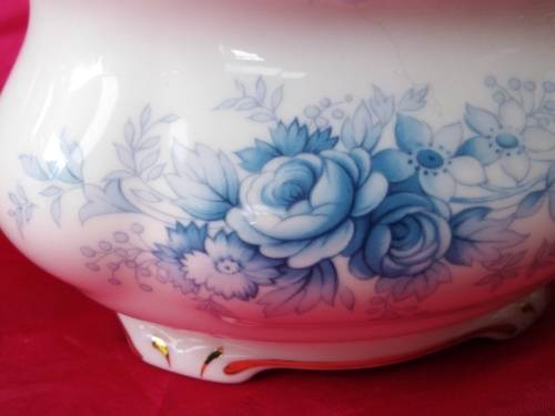 1981 Royal Albert Tiffany Sugar Bowl Bone China made in England-