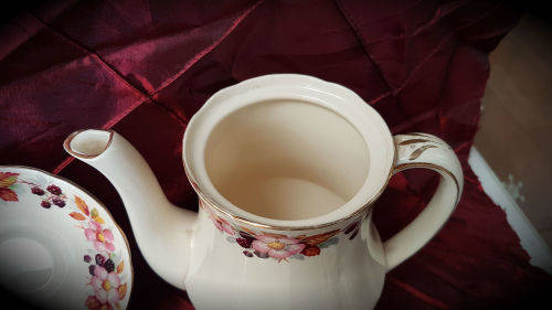 Vintage Alfred Meakin Teaset , pot, sugar bowl,creamer and 6 Duo's