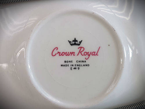 Crown Royal Saucer E469 -Bone China made in England -141mm -with wire wall Hanger