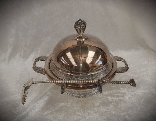 Antique New Bedford Mass Pairpoint MFCCO Quadruple Plate Butterdish with spoon.