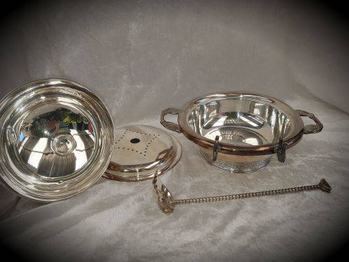 Antique New Bedford Mass Pairpoint MFCCO Quadruple Plate Butterdish with spoon.