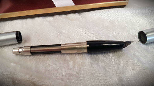 Vintage White Dot Sheaffer 444-Med Fountain Pen Made in the USA -In origana lcase -looks unused