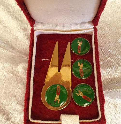 Vintage Boxed Golf Ball Markers with Divot Tool ...Unused