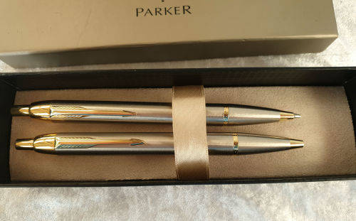 Beautiful Vintage Parker Ball Point Pen and Pencil set in Gold and silver Trim -iNK STILL OK