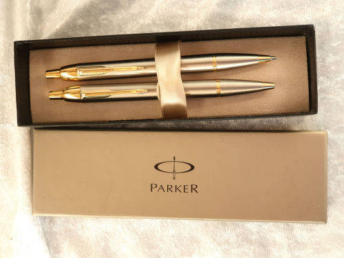 Beautiful Vintage Parker Ball Point Pen and Pencil set in Gold and silver Trim -iNK STILL OK