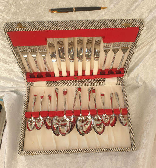 24 pc Unused Vintage Stainless Chronium Plate Sheffield Cutlery set - Boxed