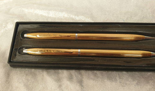 a Vintage Slimline IPPAG Pencil (Working fine)+ a Vintage Pat. KANOE Pencil(lead seems to be stuck)