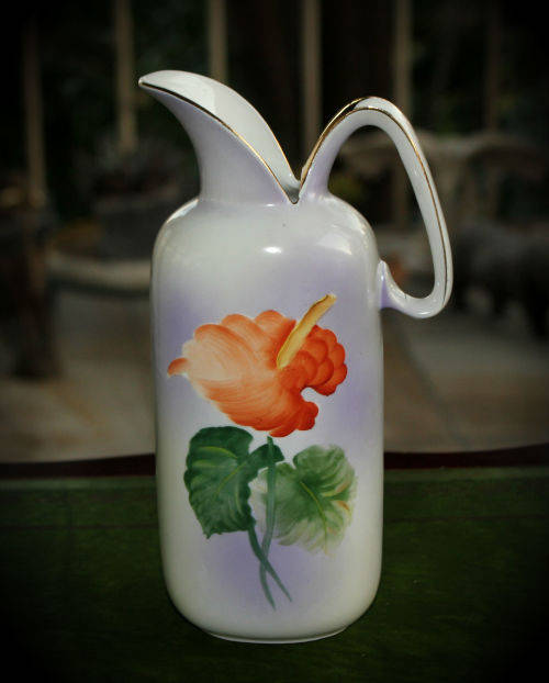 Hand Painted Vase/Jug  210x110x67mm