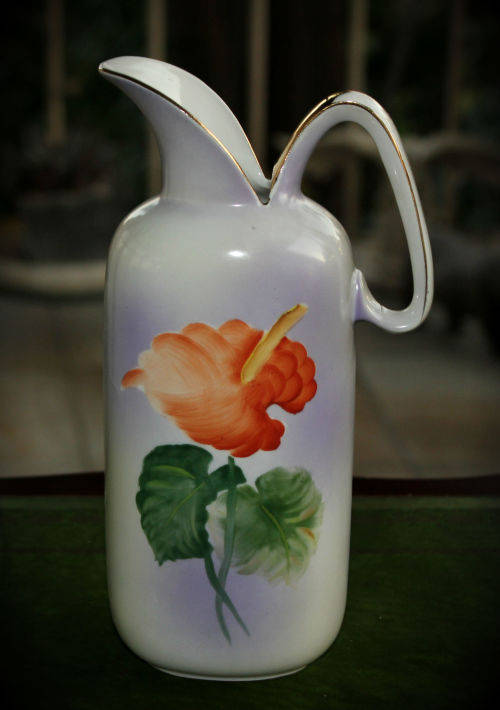 Hand Painted Vase/Jug  210x110x67mm