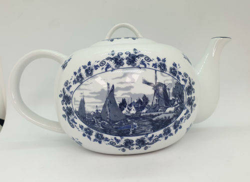 Vintage Blue and white Delft Coffee Pot OUDE MOLEN FABRIEK Holland  150x270x175mm