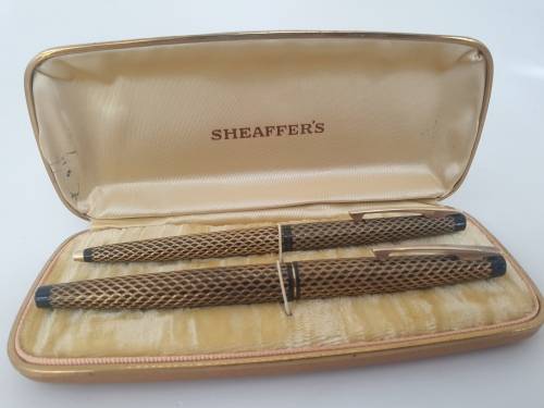1970's Lady 904 Sheaffer Fountain Pen (No Converter) & Ball pen (no refill) in Metal Sheaffer case
