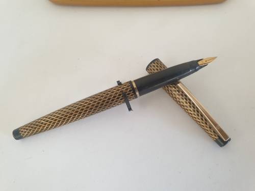 1970's Lady 904 Sheaffer Fountain Pen (No Converter) & Ball pen (no refill) in Metal Sheaffer case