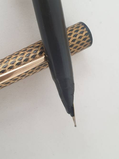 1970's Lady 904 Sheaffer Fountain Pen (No Converter) & Ball pen (no refill) in Metal Sheaffer case