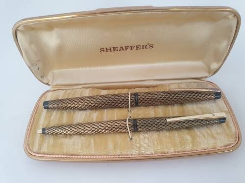 1970's Lady 904 Sheaffer Fountain Pen (No Converter) & Ball pen (no refill) in Metal Sheaffer case