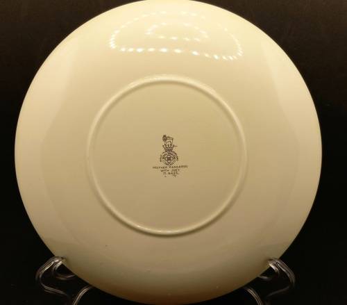 Vintage Royal Doulton Mother Kangaroo with Joey. D.6423 Plate 265mm