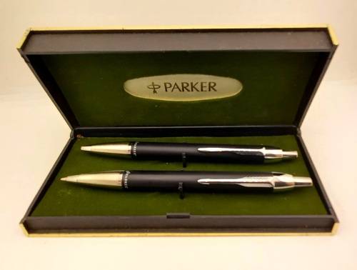 Parker Ballpen and Pencil set in Parker Case - Ink still ok ..look unused