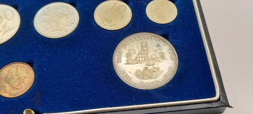 1986 S.A Mint Proof Coin Set with Silver R1