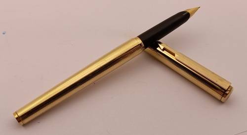 Vintage1980`s Parker Arrow(Rolled Gold -Plated) Fountain Pen -No Cartridge