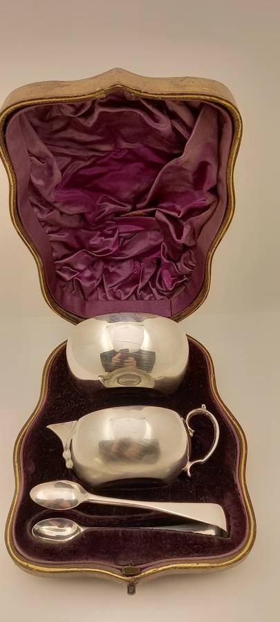 Antique Hallmarked Sterling Silver Creamer and Sugar set 106,53 Grams -Boxed