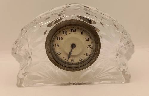 Vintage Crystal Clock ( clock need service or repairs) only runs for few minutes