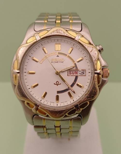 Vintage Seiko Kinetic Automatic watch 5M63A Movement -Runs then stops.- Lens chipped