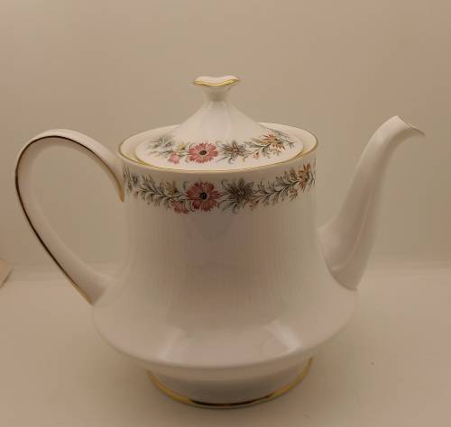 Vintage Paragon BELINDA Stoke-on-Trent Teapot-By Appointment to the Queen-Lid has a chip