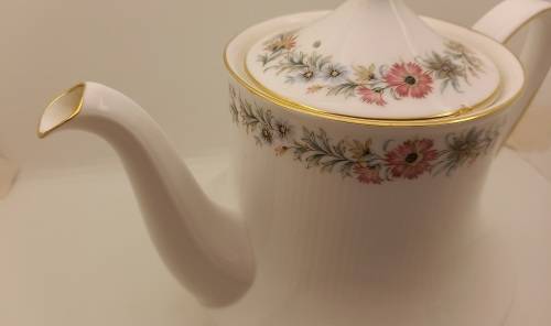 Vintage Paragon BELINDA Stoke-on-Trent Teapot-By Appointment to the Queen-Lid has a chip