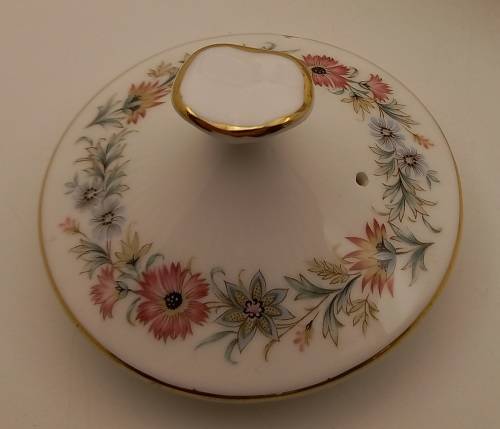 Vintage Paragon BELINDA Stoke-on-Trent Teapot-By Appointment to the Queen-Lid has a chip