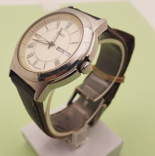Pre-owned Mens Timex Indiglo WR50M Quarts watch - Working -Leather Strap