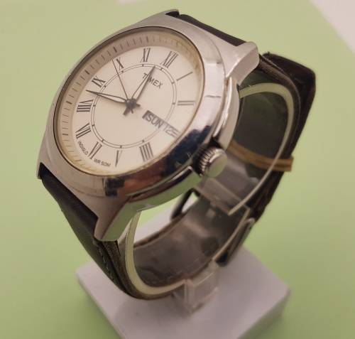 Pre-owned Mens Timex Indiglo WR50M Quarts watch - Working -Leather Strap
