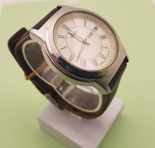 Pre-owned Mens Timex Indiglo WR50M Quarts watch - Working -Leather Strap