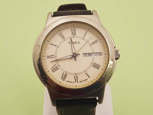 Pre-owned Mens Timex Indiglo WR50M Quarts watch - Working -Leather Strap