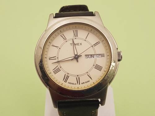 Pre-owned Mens Timex Indiglo WR50M Quarts watch - Working -Leather Strap