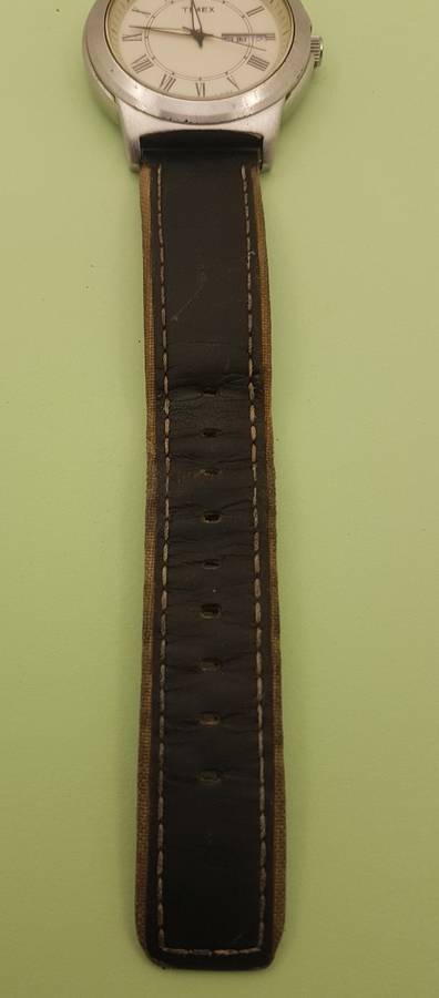 Pre-owned Mens Timex Indiglo WR50M Quarts watch - Working -Leather Strap