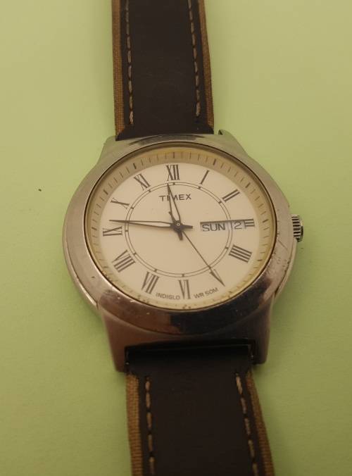 Pre-owned Mens Timex Indiglo WR50M Quarts watch - Working -Leather Strap